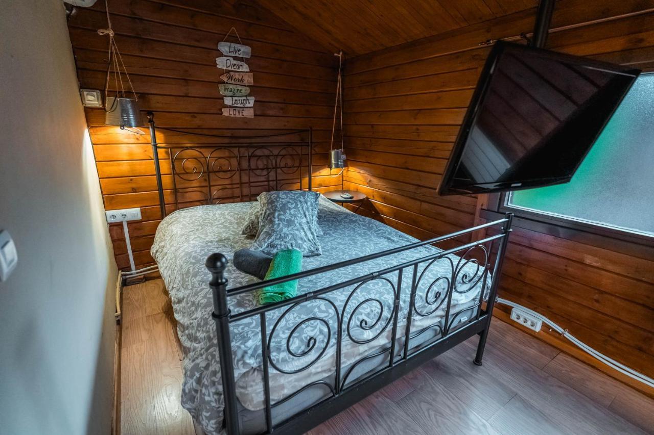 Fuente Del Lobo Glamping & Bungalows - Adults Only Пинос-Хениль Экстерьер фото